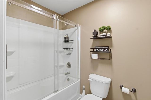 106 Creekside Bluff Way, Auburn, GA 30011
