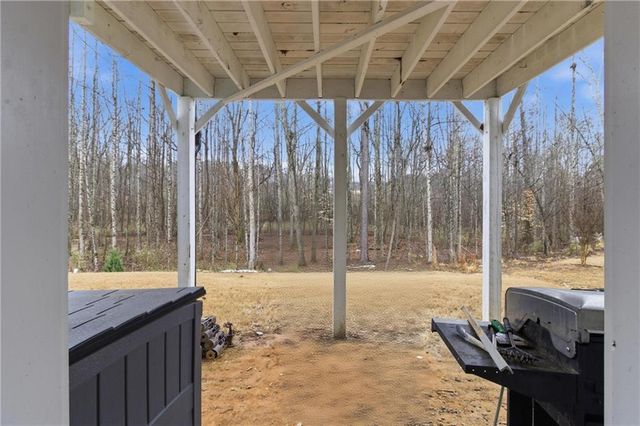 106 Creekside Bluff Way, Auburn, GA 30011