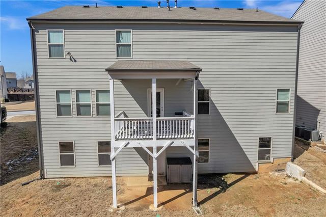 106 Creekside Bluff Way, Auburn, GA 30011