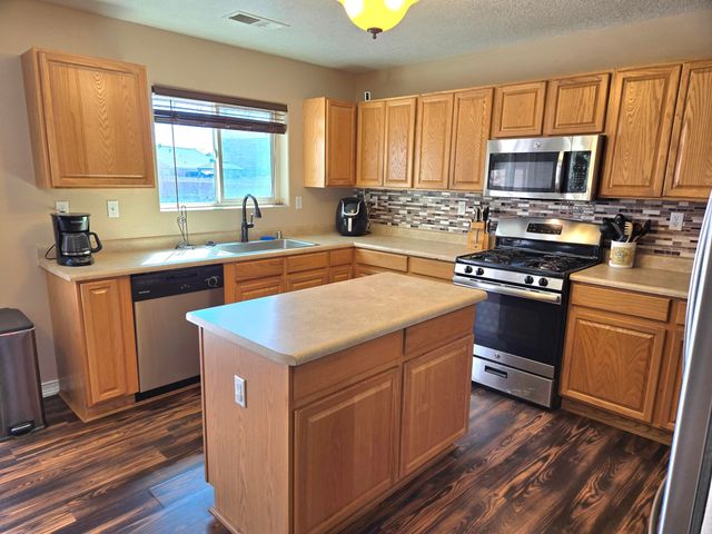 1622 Costilla Road NE, Rio Rancho, NM 87144