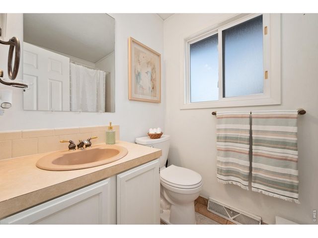811 47th Ave Ct, Greeley, CO 80634