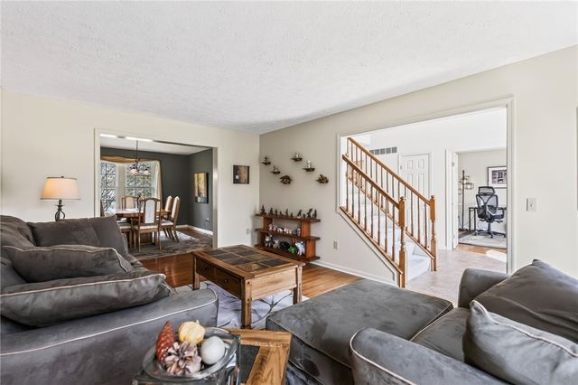 57 Edenfield Road, Penfield, NY 14526