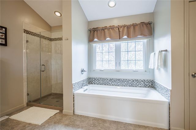 57 Edenfield Road, Penfield, NY 14526
