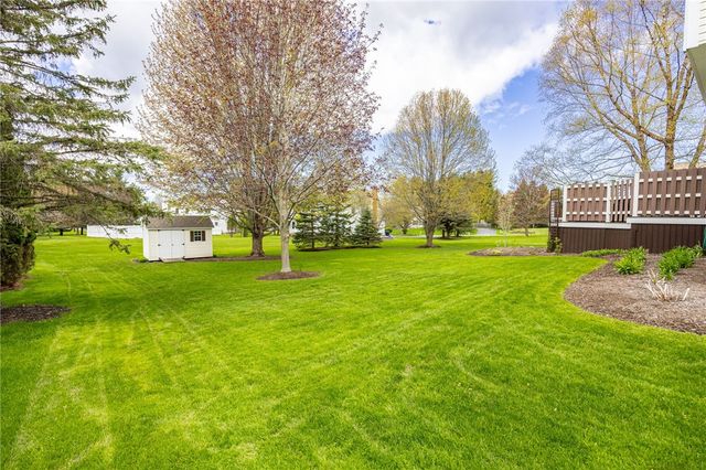 57 Edenfield Road, Penfield, NY 14526