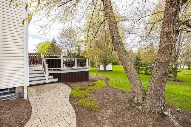 57 Edenfield Road, Penfield, NY 14526
