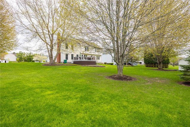 57 Edenfield Road, Penfield, NY 14526