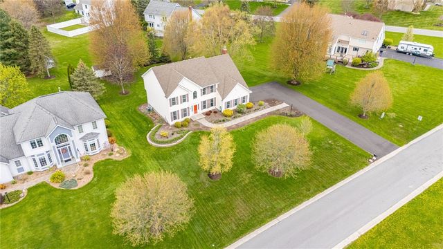 57 Edenfield Road, Penfield, NY 14526