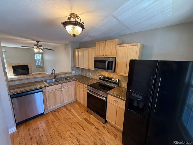 10577 W Maplewood Drive B, Littleton, CO 80127