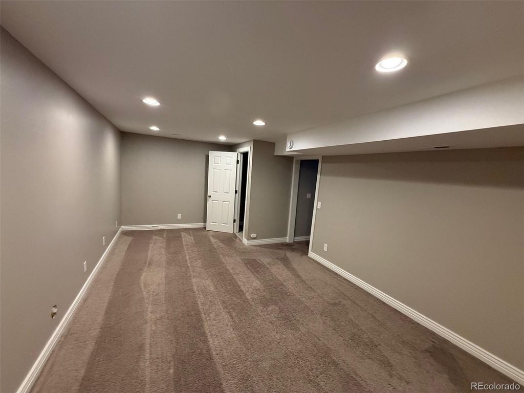 Image 13 of property listing at 10577 W Maplewood Drive B, Littleton, CO 80127