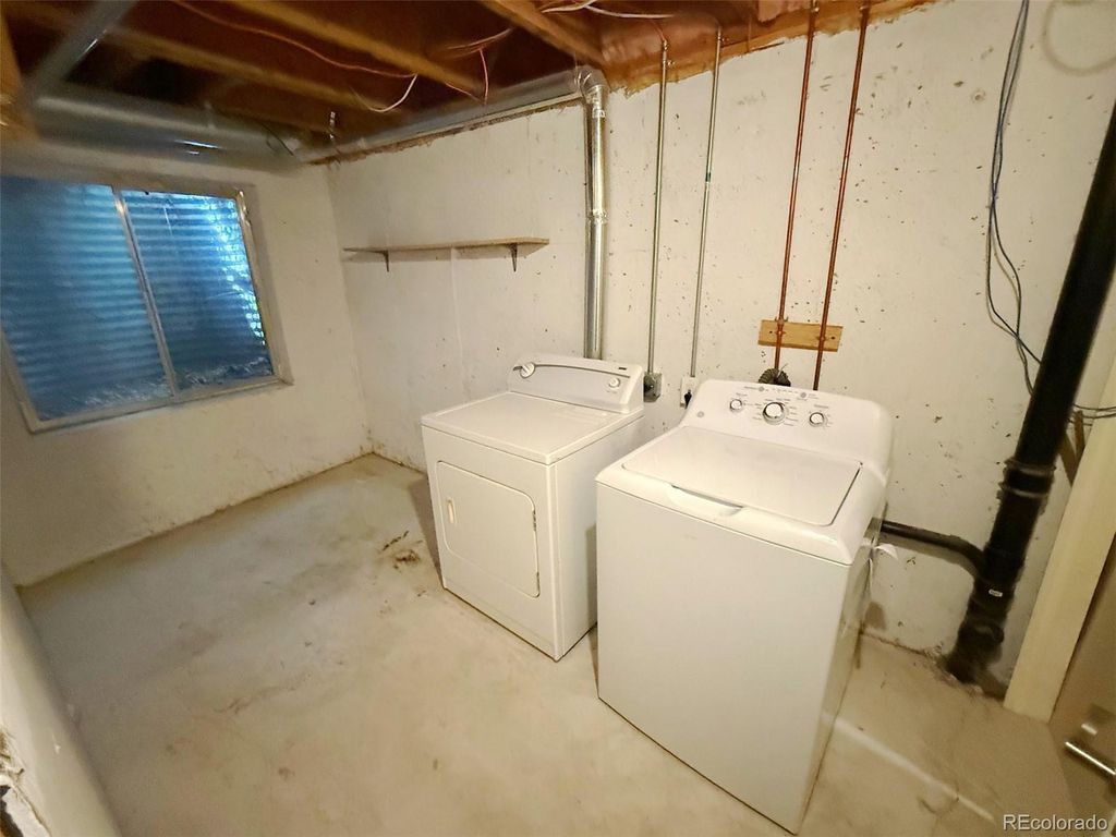 Image 16 of property listing at 10577 W Maplewood Drive B, Littleton, CO 80127