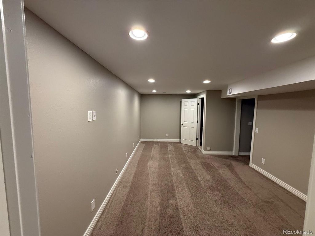 Image 17 of property listing at 10577 W Maplewood Drive B, Littleton, CO 80127
