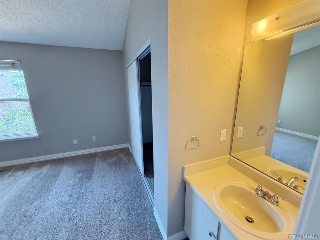 Image 28 of property listing at 10577 W Maplewood Drive B, Littleton, CO 80127
