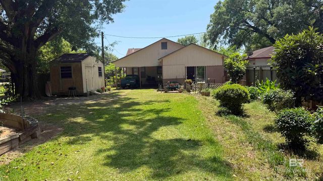 304 W Myrtle Avenue, Foley, AL 36535