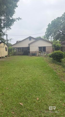 304 W Myrtle Avenue, Foley, AL 36535