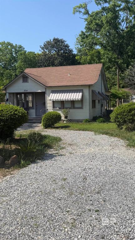 304 W Myrtle Avenue, Foley, AL 36535