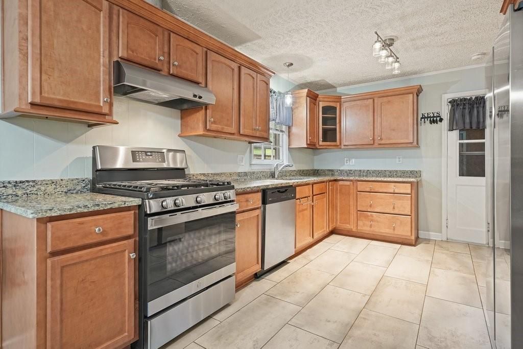 4212 Worth NW Street, Acworth, GA 30101