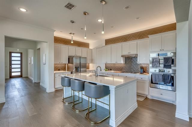 110 Delfino Place, Horseshoe Bay, TX 78657