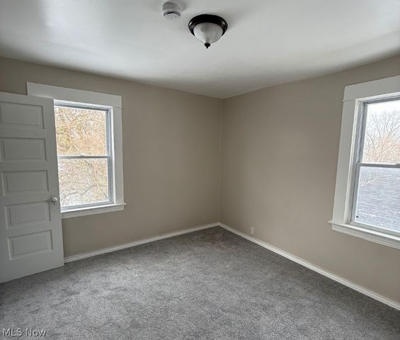 16902 Langly Avenue, Cleveland, OH 44128