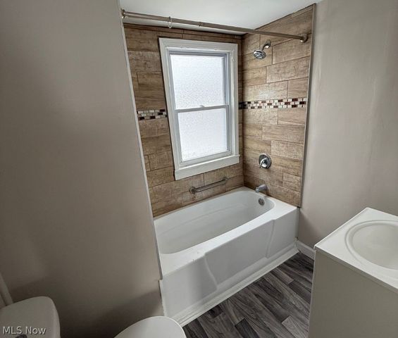 16902 Langly Avenue, Cleveland, OH 44128