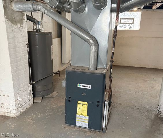 16902 Langly Avenue, Cleveland, OH 44128