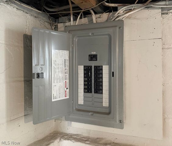 16902 Langly Avenue, Cleveland, OH 44128