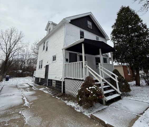 16902 Langly Avenue, Cleveland, OH 44128