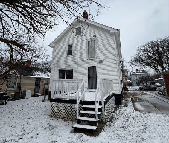 16902 Langly Avenue, Cleveland, OH 44128