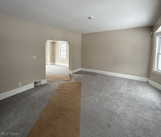 16902 Langly Avenue, Cleveland, OH 44128