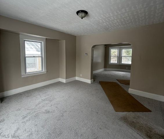 16902 Langly Avenue, Cleveland, OH 44128