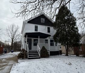 16902 Langly Avenue, Cleveland, OH 44128