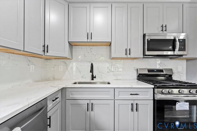 639 Plum St, Petersburg, VA 23803
