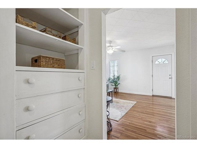 2877 S Logan St, Englewood, CO 80113