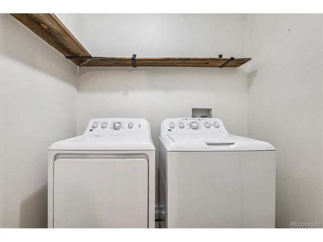 2877 S Logan St, Englewood, CO 80113