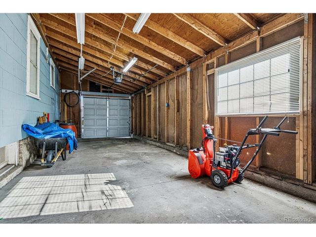 2877 S Logan St, Englewood, CO 80113