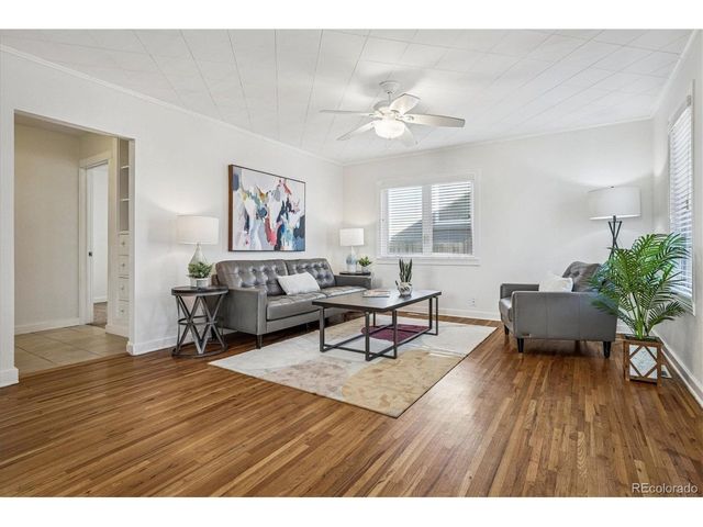 2877 S Logan St, Englewood, CO 80113