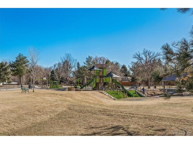 2877 S Logan St, Englewood, CO 80113