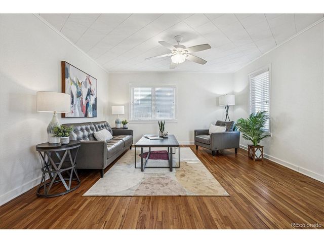 2877 S Logan St, Englewood, CO 80113