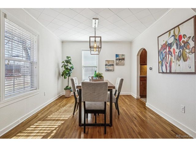 2877 S Logan St, Englewood, CO 80113