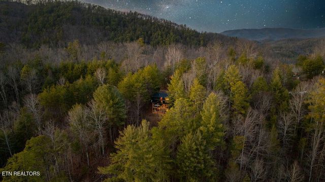 4210 Mountain Rest Way, Sevierville, TN 37876