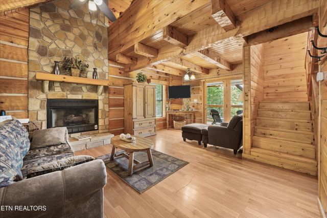 4210 Mountain Rest Way, Sevierville, TN 37876