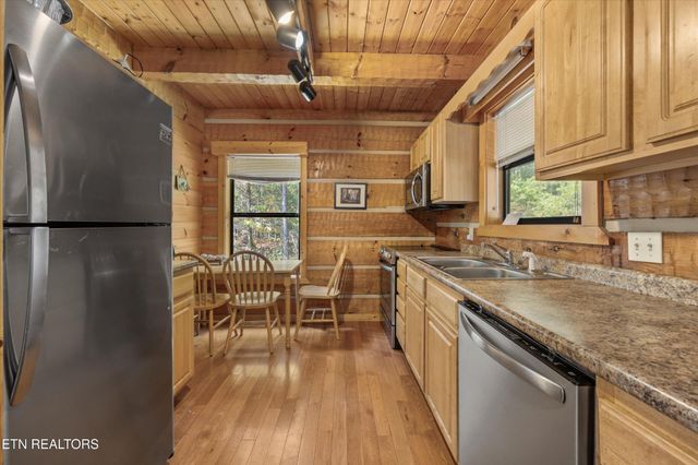 4210 Mountain Rest Way, Sevierville, TN 37876