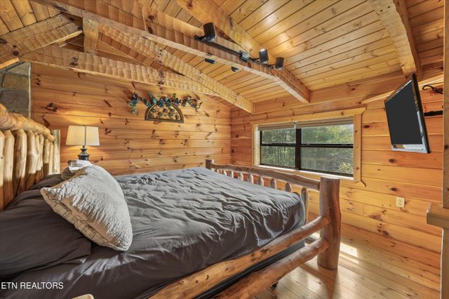 4210 Mountain Rest Way, Sevierville, TN 37876