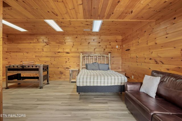 4210 Mountain Rest Way, Sevierville, TN 37876