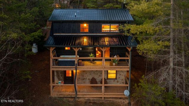 4210 Mountain Rest Way, Sevierville, TN 37876