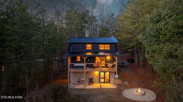 4210 Mountain Rest Way, Sevierville, TN 37876