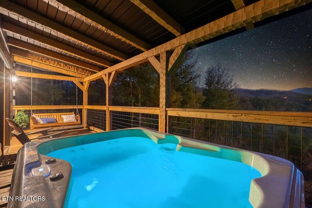 4210 Mountain Rest Way, Sevierville, TN 37876