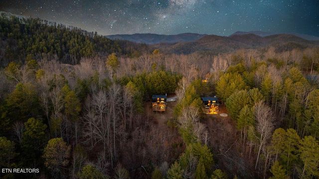 4210 Mountain Rest Way, Sevierville, TN 37876