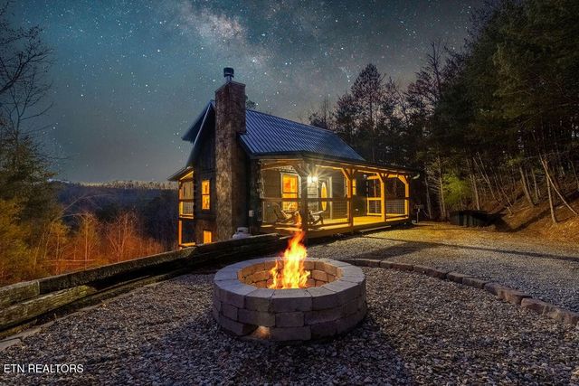 4210 Mountain Rest Way, Sevierville, TN 37876