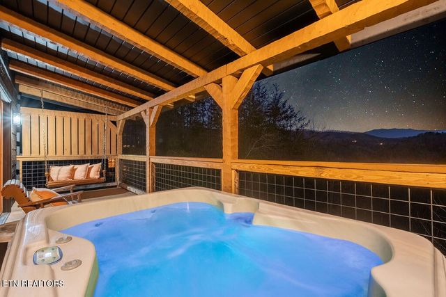 4210 Mountain Rest Way, Sevierville, TN 37876