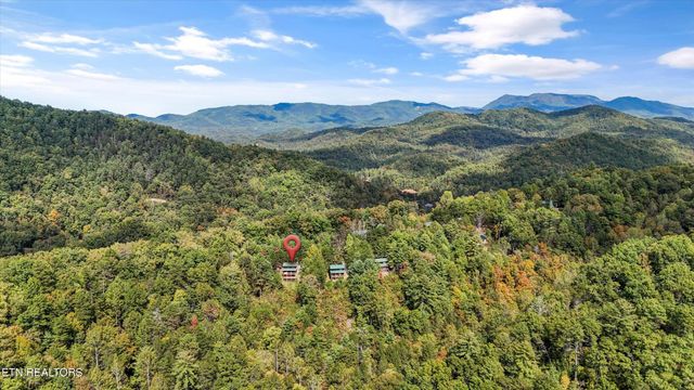 4210 Mountain Rest Way, Sevierville, TN 37876